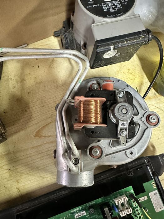 Котел Buderus Logamax U042-24K 7716010340 разбор