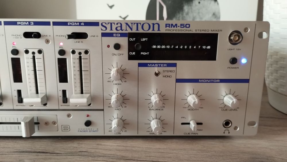 Dj mixer Stanton  RM-50