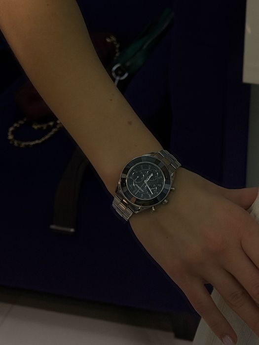 Часы  Swarovski