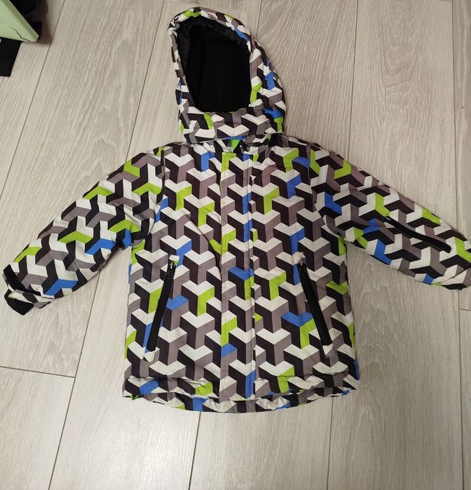 Дитяча куртка на вік 3-4 роки