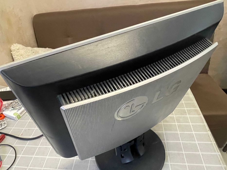 Монитор LG Flatron LCD 17" Для видео наблюбения