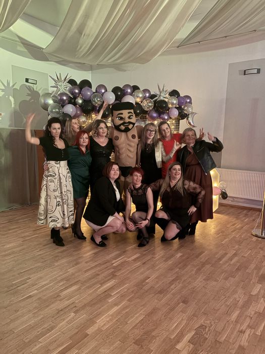 Helenka i Antonio, żywe tańczące maskotki , striptizer striptizeraka
