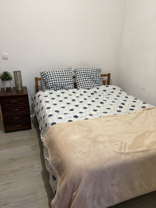 Aluga-se quarto em moradia