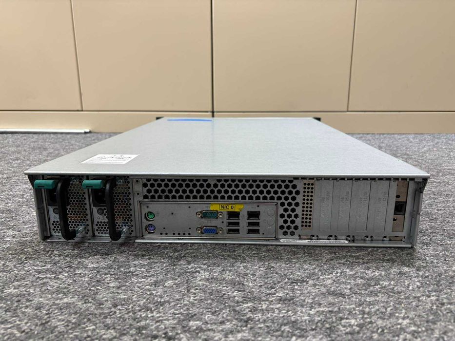 Serwer Xeon 2.0GHz 8GB RAM 6 slotów HDD RAID