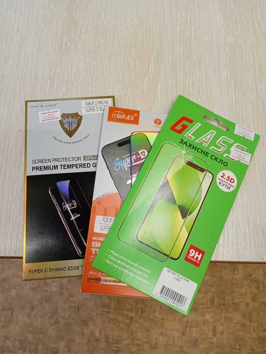 Деталі і аксесуари до телефонів