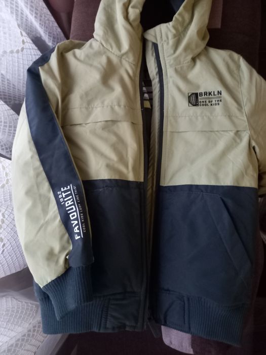 Куртка демісезонна для хлопчика.