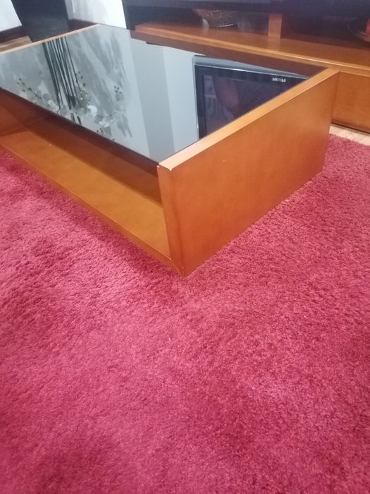 Mesa centro cerejeira e vidro preto