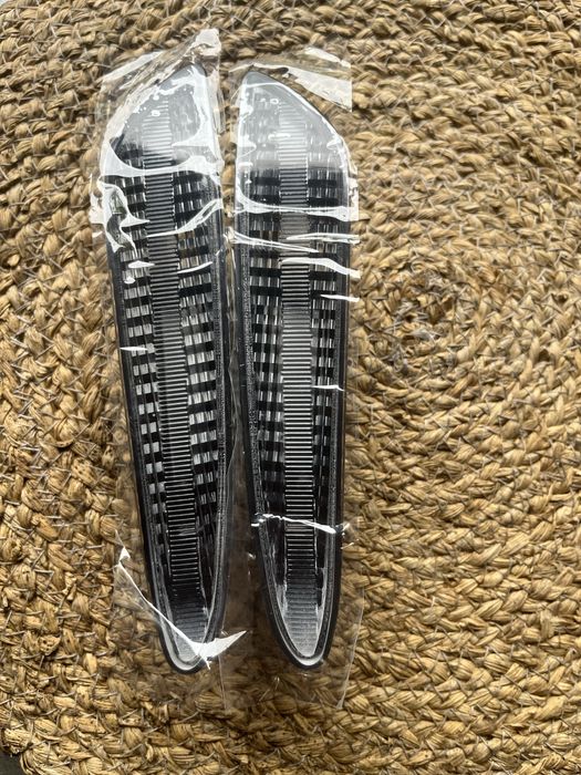 габаритный фонарь в бампере MercedesE320 E500 E55AMGE350освітленняМото