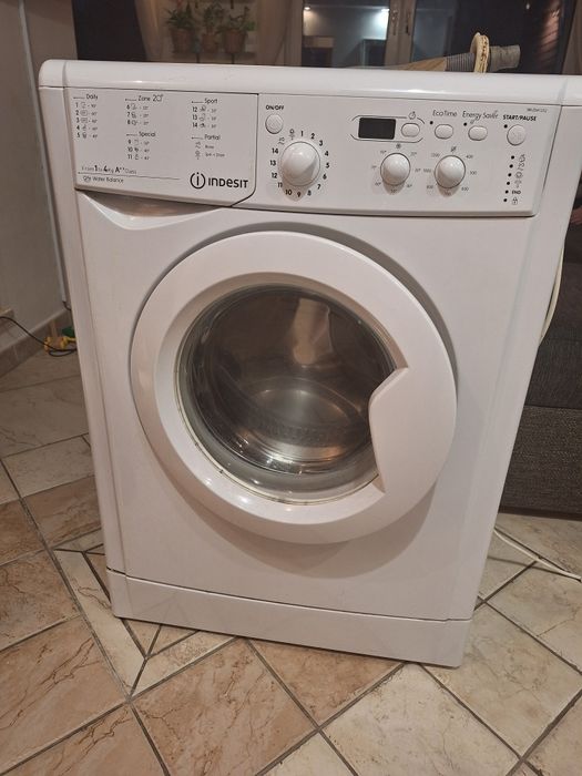 Sprzedam działającą pralkę