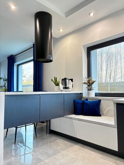 Meble na wymiar, stolarz