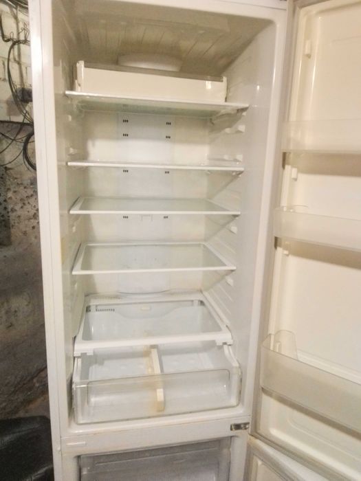 Продам Холодильник SAMSUNG