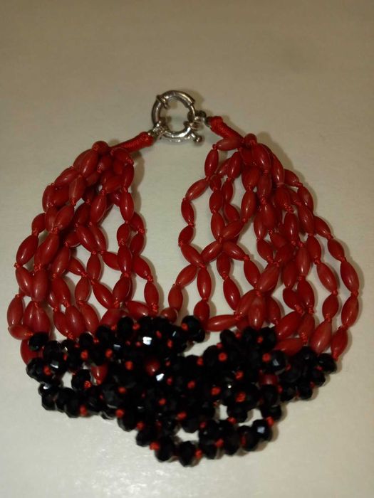 Браслет на руку корал,чорний кварц. Бурштинові буси Ссср