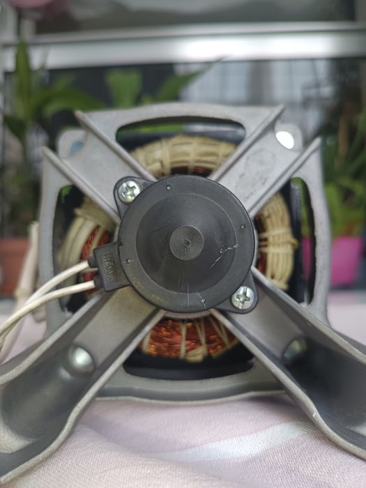 Motor de máquina de lavar roupa Indesit IMA 864B MY TIME SPT.