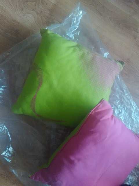 2 almofadas novas coloridas