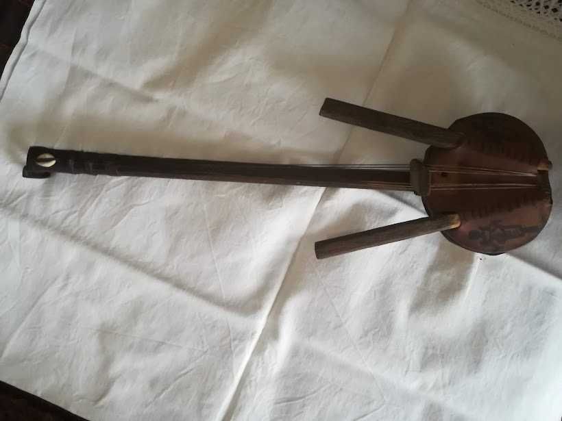 réplica decorativa de instrumento