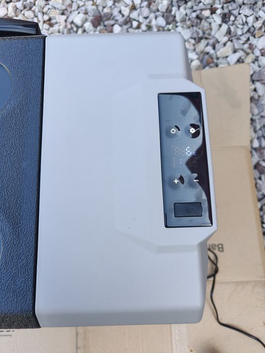 Skrzynka chłodnicza sprężarki 40608, z przyłączem 230 V, 50 l