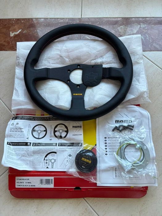 Volante MOMO Tuner 320mm