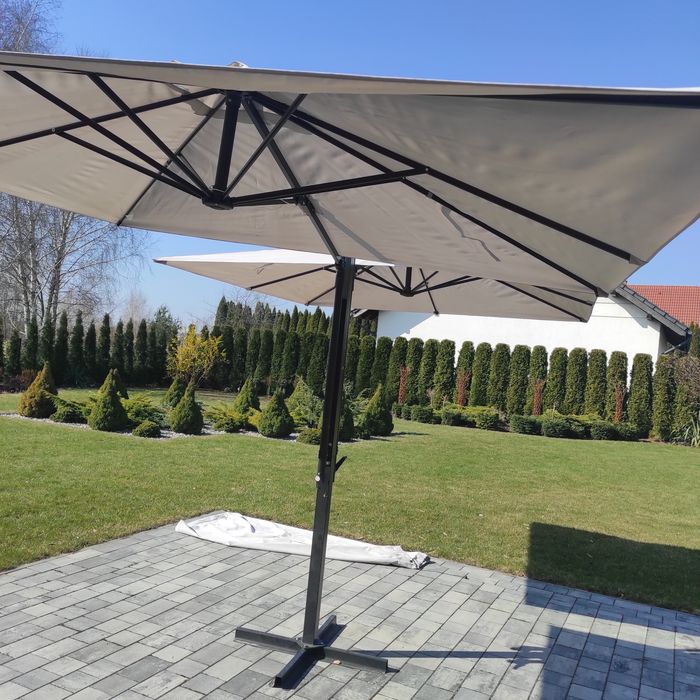 Podwójny parasol ogrodowy