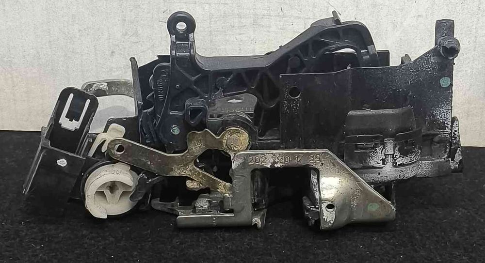 Fechadura / Fecho Porta Esquerdo 2027201735 - MERCEDES-BENZ C-CLASS