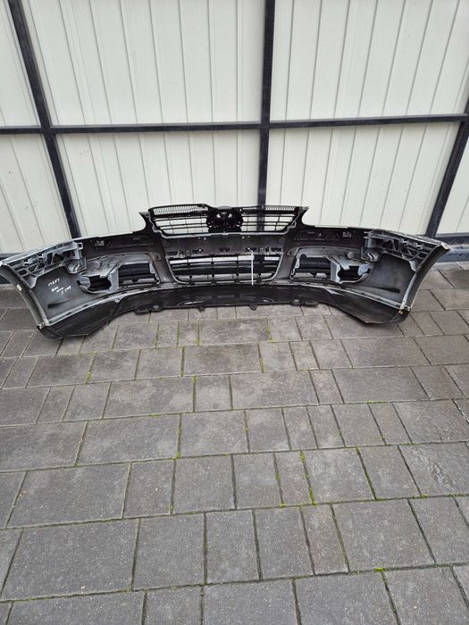 Zderzak przód przedni VW GOLF V kombi JETTA rok 08 kod lak LA7W