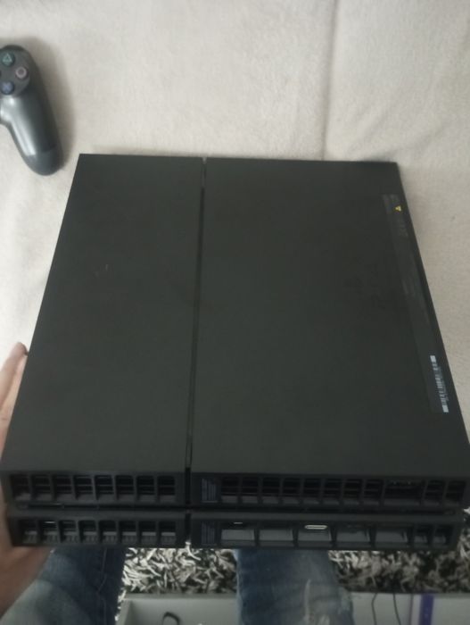 PlayStation 4 - 1TB