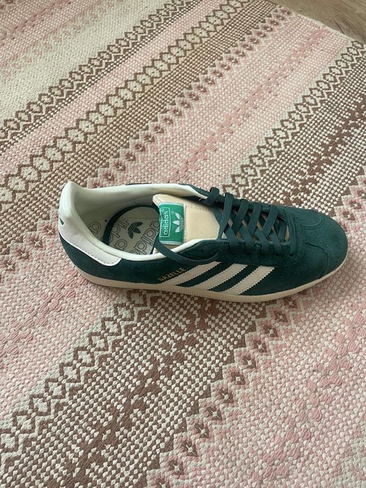 Sapatilhas Adidas novas c etiquetas