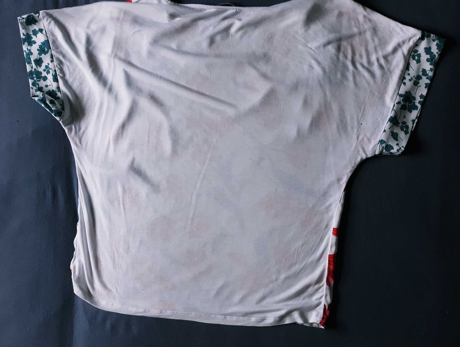 biała bluzka w czerwone kwiaty Orsay L 40 lekkie kimono