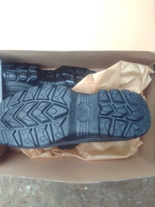 Продам ботинки робочие