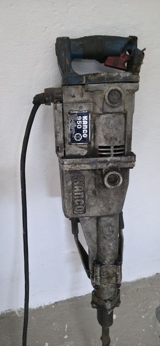 Młot wyburzeniowy Kango 950