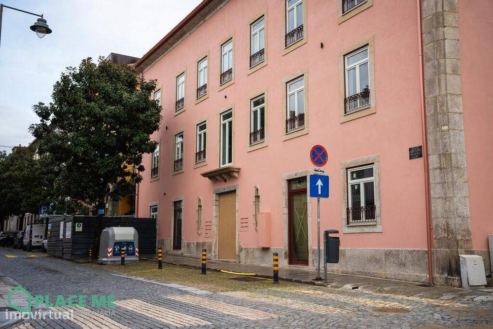 Loja com Licença de comércio e serviços na Rua Dom Afonso Henriques, B