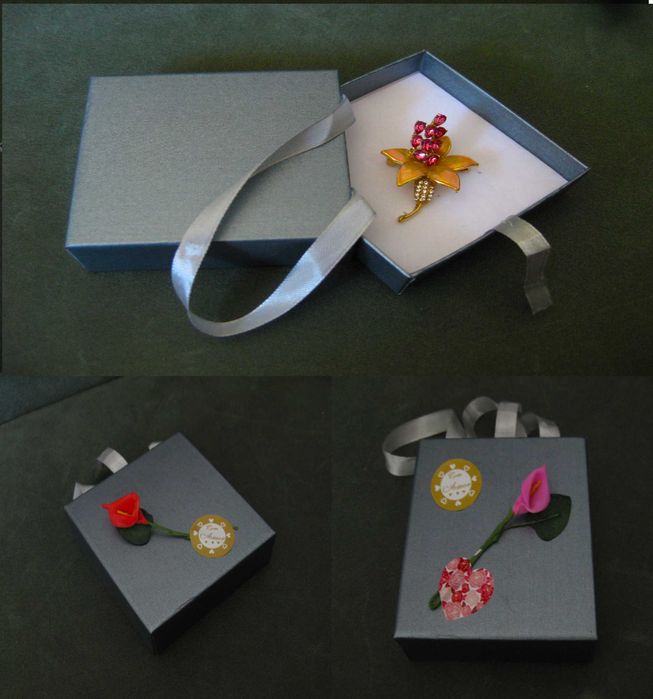 Alfinete / Broche / Pregadeira Flor c/ Cristais NOVO