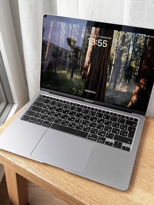 MacBook Air 13” (2020, Intel i5, 8 GB RAM, 256 GB SSD) – Space Gray