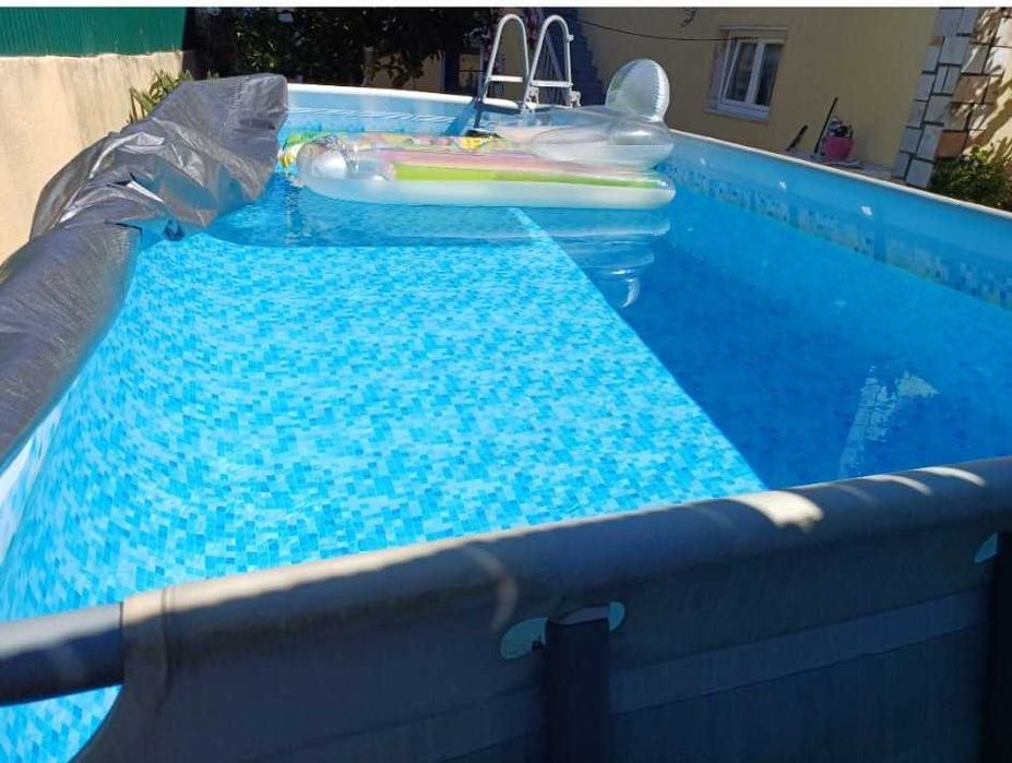 Piscina com Escada e bomba
