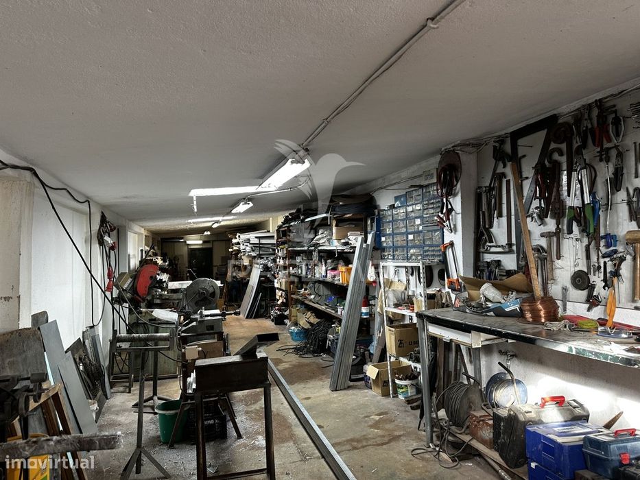 Trespasse de Serralharia no Parque Industrial da Adroana