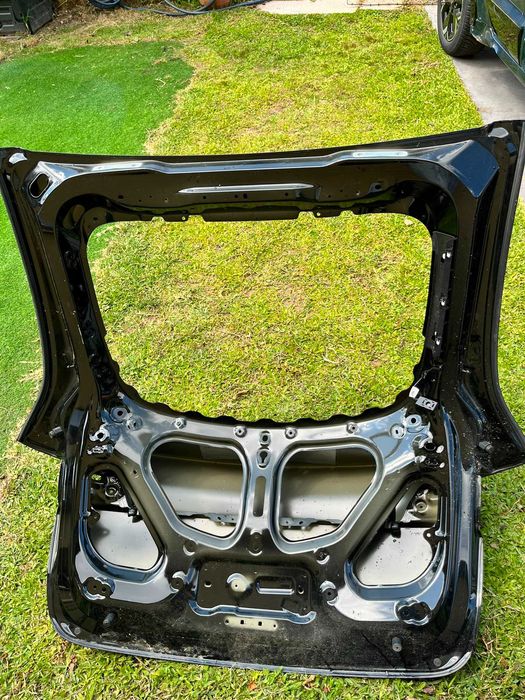 Mala Traseira Tesla Model Y 2023 Original (Sem Vidro)