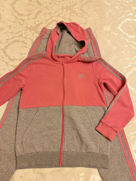 Спортивний костюм Adidas , для дівчинки 146 см