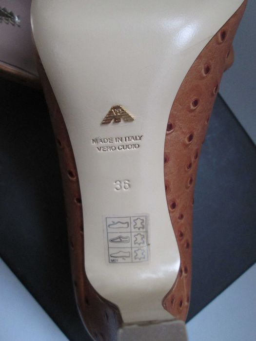 Emporio Armani czółenka damskie r. 36 nowe