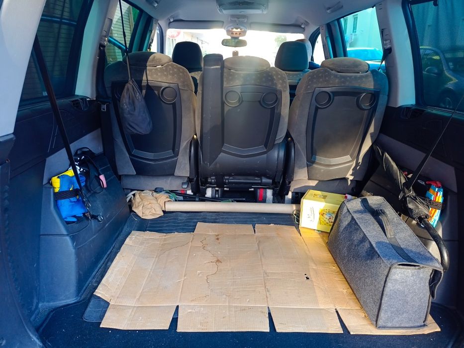 Peugeot 807 de 2003 em bom estado