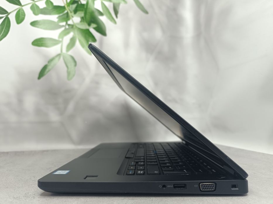 Ноутбук Dell Latitude 5480/i5-6300U/8 ГБ/NVMe 256GB/14" Full HD