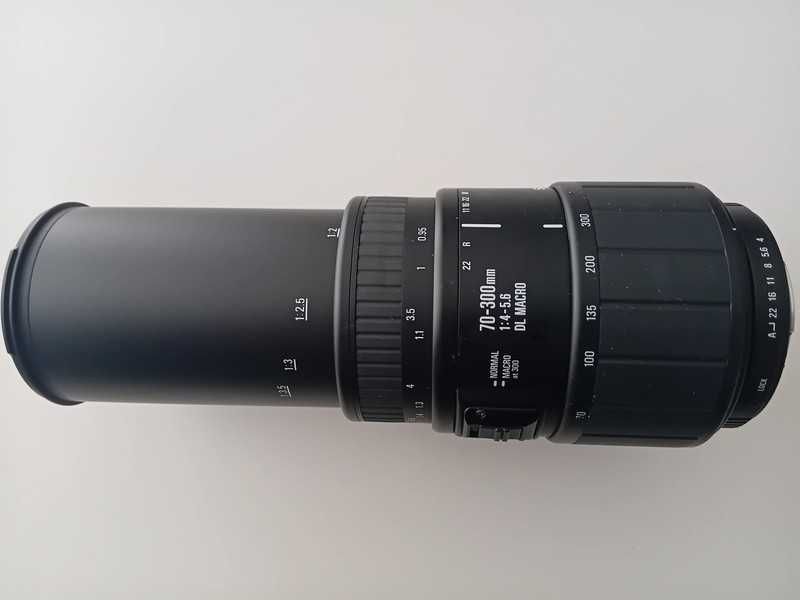 Sigma telephoto 70-300mm F4-5.6 DL Macro na aparat Pentax K AF mount