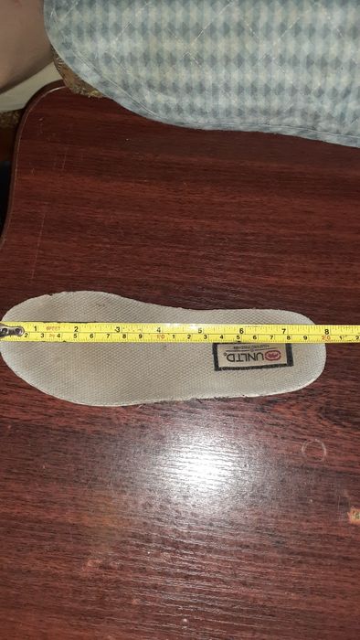 Продам детские кросовки