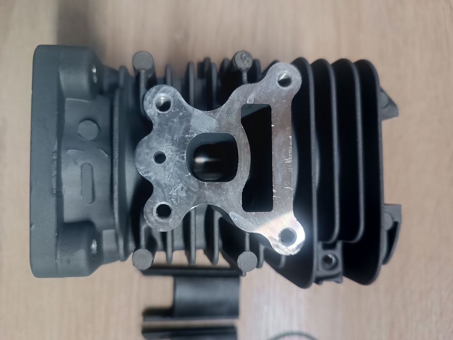 Поршневая бензопилы Poulan