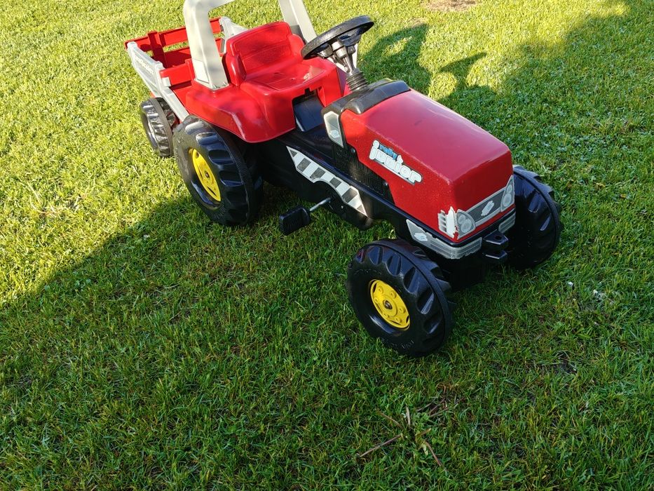 Traktor na pedały z przyczepą
