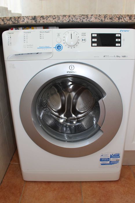 Máquina de Lavar Roupa Indesit – 10KG