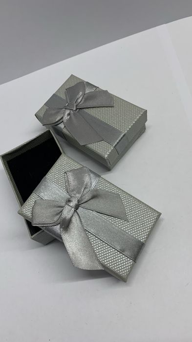 Подарункові коробочки для прикрас