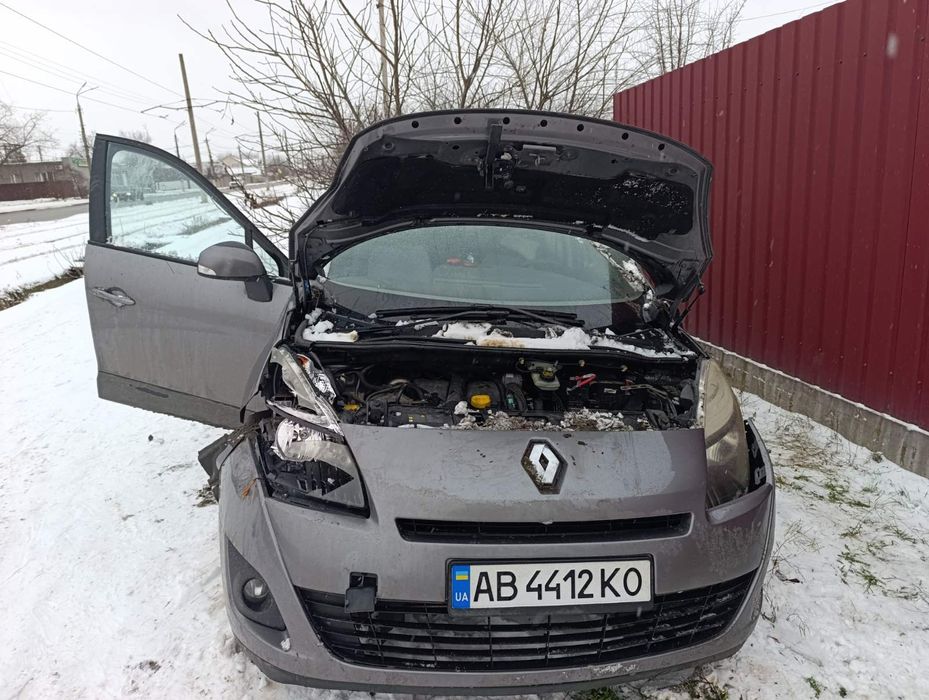 Продам авто, потребує кузовних робіт