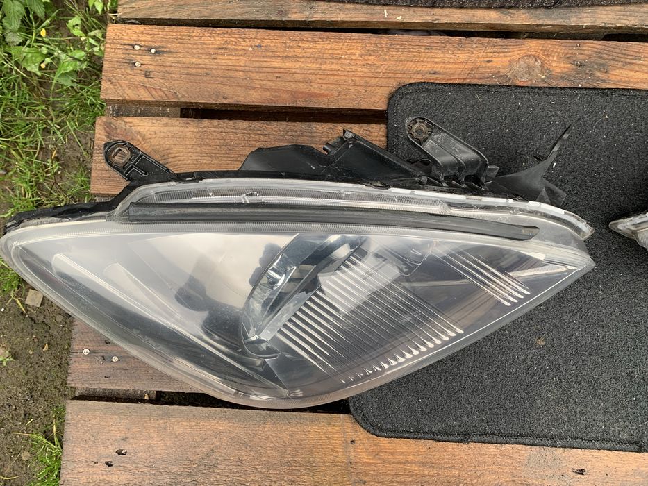 Фари Mitsubishi Lancer 9 Мітсубіші Лансер 9