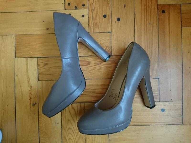 Класичні туфлі із екошкіри