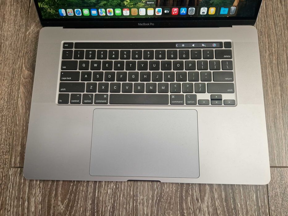 2019 MacBook Pro A2141 16" / i7-9750H / 16 GB / 512 GB / Touchbar