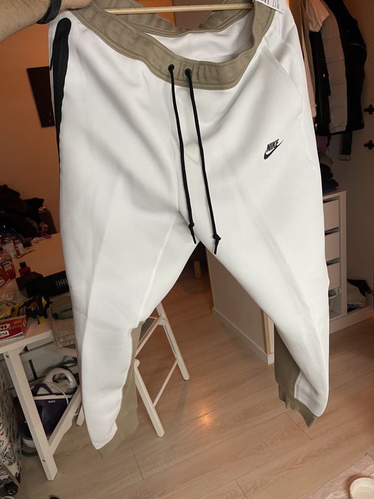 Чоловічі штани NIKE Tech Fleece JGGR FB8002-121